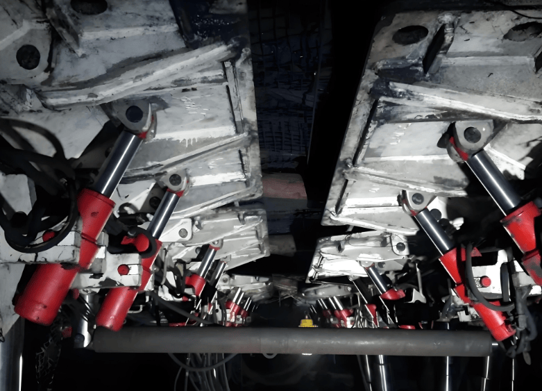 切顶后顶板表现